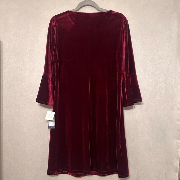 TOMMY HILFIGER Burgundy Velvet Bell Sleeve Size 12 - Picture 8 of 8